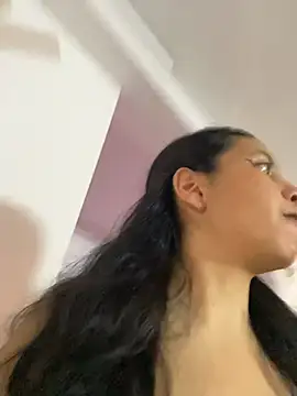 Snapshot of Rosita_forever_ chatting on May 2026 04:59:01 PM Rosita forever online show from May 2026 04:59:01 PM