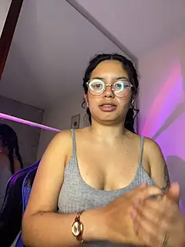 Snapshot of Rosita_forever_ chatting on May 2026 05:05:02 AM Rosita forever online show from May 2026 05:05:02 AM