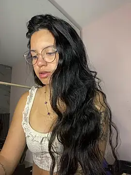 Snapshot of Rosita_forever_ chatting on February 2026 02:28:02 PM Rosita forever online show from February 2026 02:28:02 PM