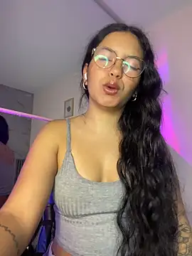 Snapshot of Rosita_forever_ chatting on April 2026 01:24:02 PM Rosita forever online show from April 2026 01:24:02 PM