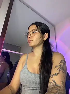 Snapshot of Rosita_forever_ chatting on April 2026 04:41:02 PM Rosita forever online show from April 2026 04:41:02 PM