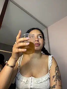 Snapshot of Rosita_forever_ chatting on May 2026 07:21:02 PM Rosita forever online show from May 2026 07:21:02 PM