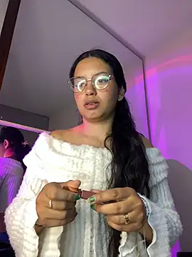 Snapshot of Rosita_forever_ chatting on May 2026 04:32:01 PM Rosita forever online show from May 2026 04:32:01 PM
