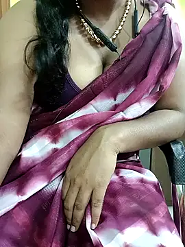 Snapshot of Tamilbigboobie chatting on March 2025 08:21:02 PM Tamilbigboobie online show from March 2025 08:21:02 PM