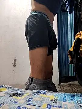 gatoalex89 online show from October 2025 10:57:01 PM