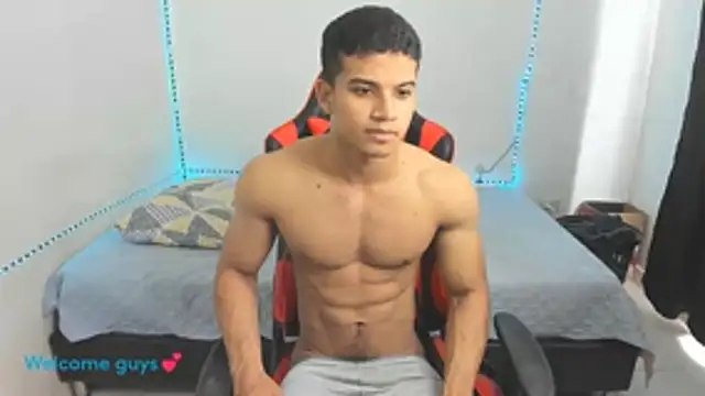 Snapshot of oliver_thompsson7 chatting on October 2025 03:23:02 PM oliver thompsson7 online show from October 2025 03:23:02 PM