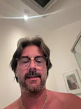 Snapshot of Johnny_Bottoms chatting on July 2026 04:13:02 AM Johnny Bottoms online show from July 2026 04:13:02 AM