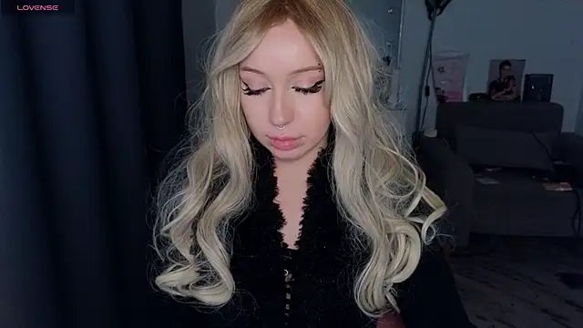 Snapshot of MoranaMissGod chatting on October 2025 01:29:02 AM MoranaMissGod online show from October 2025 01:29:02 AM