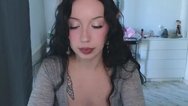 MoranaMissGod online show from June 2026 12:00:02 PM