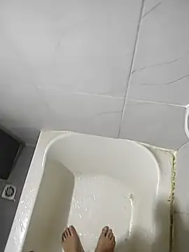 DTuannHallT online show from December 2025 11:49:01 AM