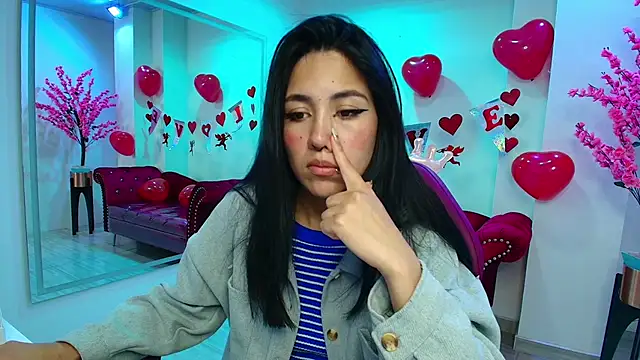 Leia queens online show from February 2025 02:23:01 PM