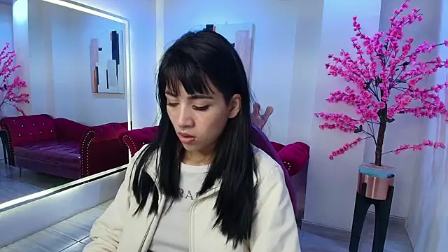 Leia queens online show from October 2025 11:11:01 AM