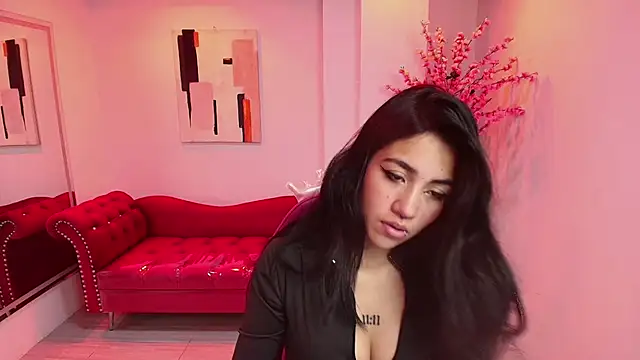 Leia queens online show from February 2025 11:10:02 AM