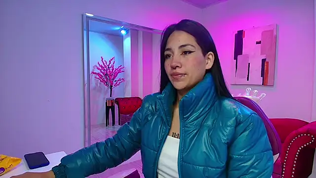 Leia queens online show from February 2025 11:18:02 AM