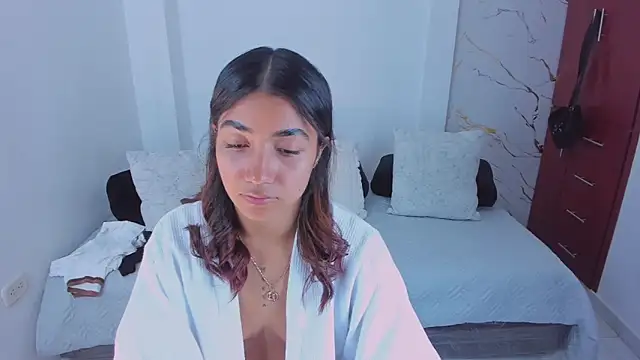 martina roldam online show from April 2026 12:45:02 AM