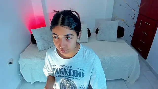 martina roldam online show from April 2026 02:25:02 AM