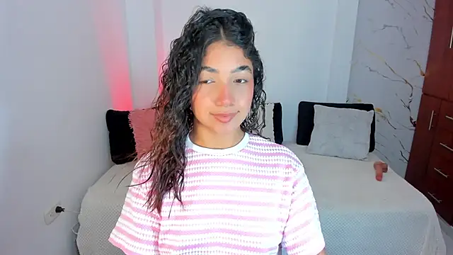 martina roldam online show from May 2026 01:46:02 AM