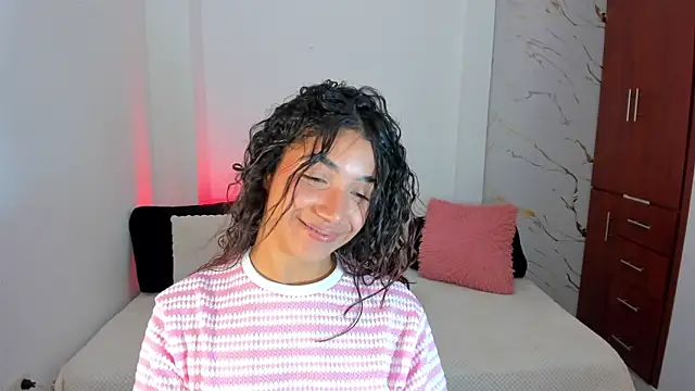martina roldam online show from May 2026 03:04:01 AM