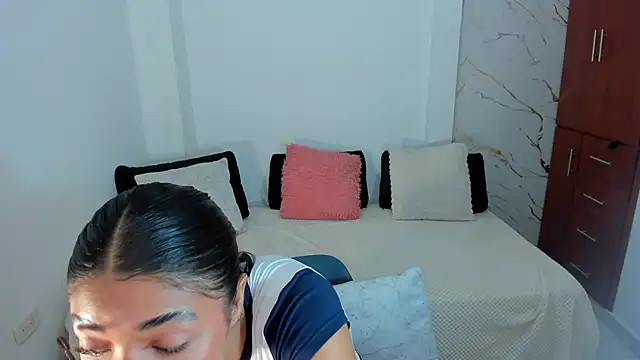 Snapshot of martina_roldam chatting on June 2026 01:22:01 AM martina roldam online show from June 2026 01:22:01 AM