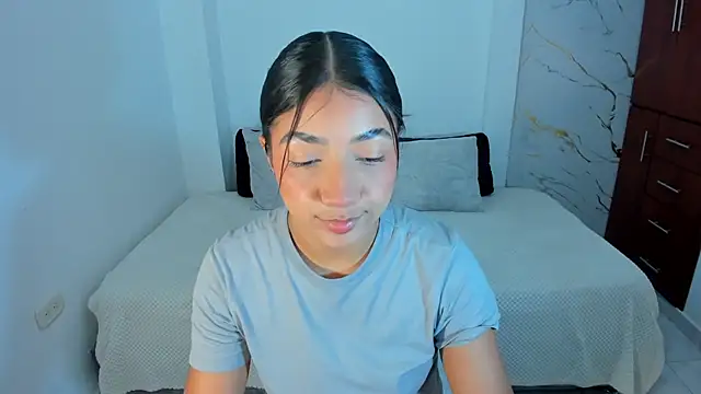 Snapshot of martina_roldam chatting on June 2026 01:05:02 AM martina roldam online show from June 2026 01:05:02 AM