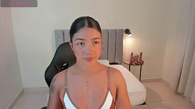 martina roldam online show from October 2025 01:27:02 AM