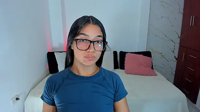 martina roldam online show from May 2026 07:38:02 AM