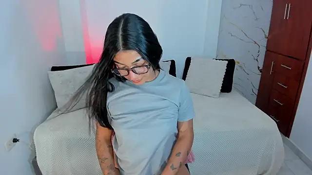 Snapshot of martina_roldam chatting on June 2026 05:08:01 AM martina roldam online show from June 2026 05:08:01 AM