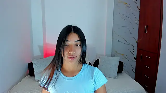 martina roldam online show from May 2026 03:30:01 AM