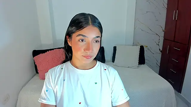 Snapshot of martina_roldam chatting on June 2026 01:14:01 AM martina roldam online show from June 2026 01:14:01 AM