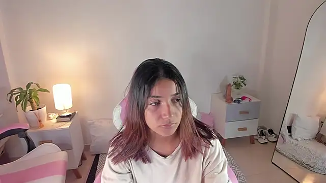 martina roldam online show from October 2025 12:16:02 AM