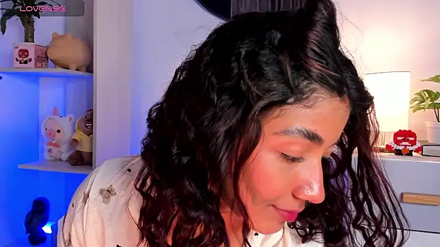 martina roldam online show from January 2025 05:30:01 AM
