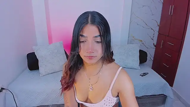 martina roldam online show from April 2026 02:07:01 AM