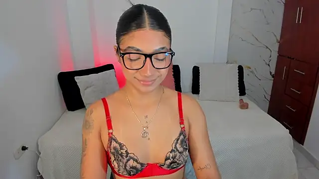 martina roldam online show from May 2026 12:48:01 AM