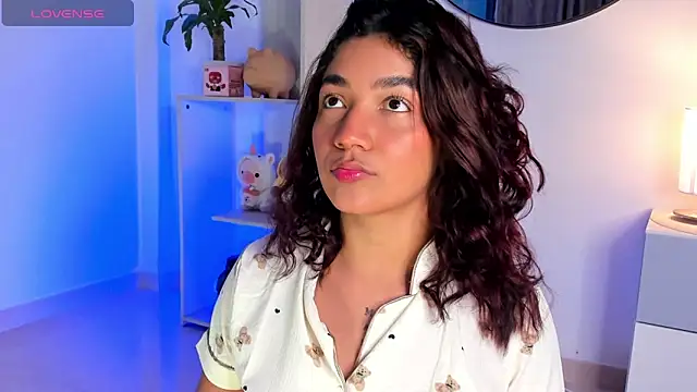 martina roldam online show from January 2025 02:27:01 AM