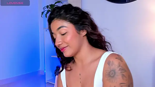 martina roldam online show from January 2025 04:36:02 AM