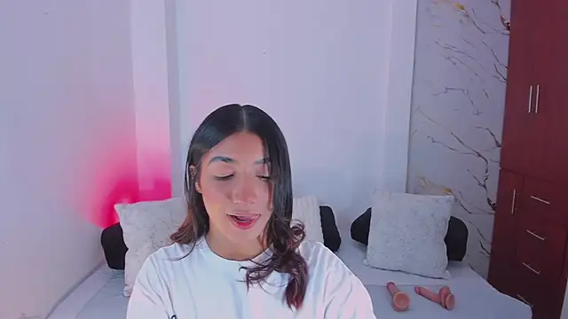 martina roldam online show from March 2026 01:28:01 AM