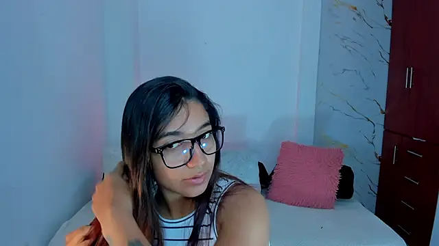 martina roldam online show from April 2026 01:23:02 AM