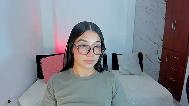 Snapshot of martina_roldam chatting on June 2026 01:51:02 AM martina roldam online show from June 2026 01:51:02 AM