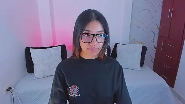 martina roldam online show from March 2026 12:45:02 AM