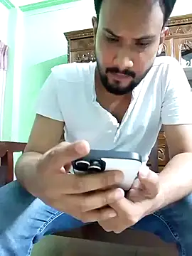 Snapshot of GildanK18 chatting on March 2025 05:02:01 PM GildanK18 online show from March 2025 05:02:01 PM