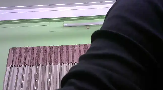 Snapshot of GildanK18 chatting on January 2025 08:17:01 PM GildanK18 online show from January 2025 08:17:01 PM