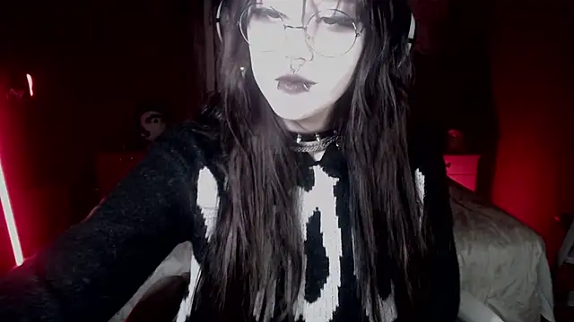 chloe crystall killer online show from October 2025 12:06:02 PM
