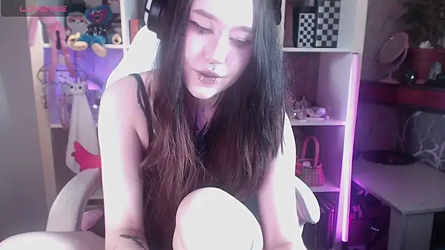 Snapshot of chloe_crystall_killer chatting on June 2026 10:59:02 AM chloe crystall killer online show from June 2026 10:59:02 AM