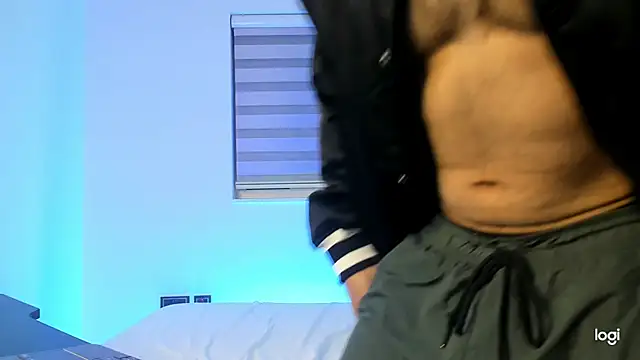 Snapshot of BradLeon_ chatting on March 2025 01:19:01 AM BradLeon online show from March 2025 01:19:01 AM