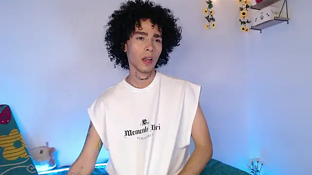 Snapshot of seven7xis chatting on March 2025 08:12:02 AM seven7xis online show from March 2025 08:12:02 AM