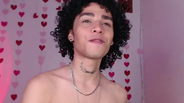 Snapshot of seven7xis chatting on February 2025 09:26:02 AM seven7xis online show from February 2025 09:26:02 AM