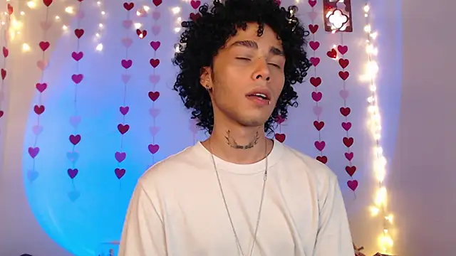 Snapshot of seven7xis chatting on February 2025 08:31:01 PM seven7xis online show from February 2025 08:31:01 PM