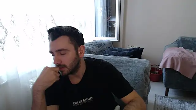 handsomeee04 online show from May 2026 03:01:02 PM
