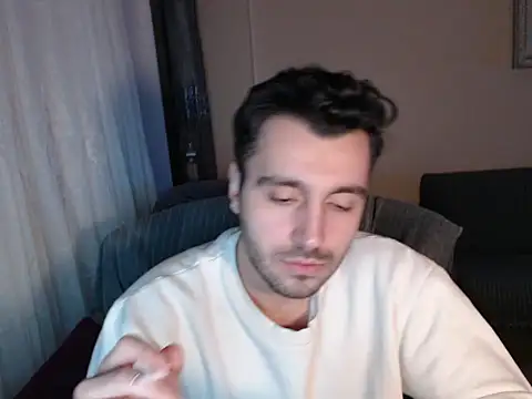 Snapshot of handsomeee04 chatting on November 2025 10:21:02 PM handsomeee04 online show from November 2025 10:21:02 PM