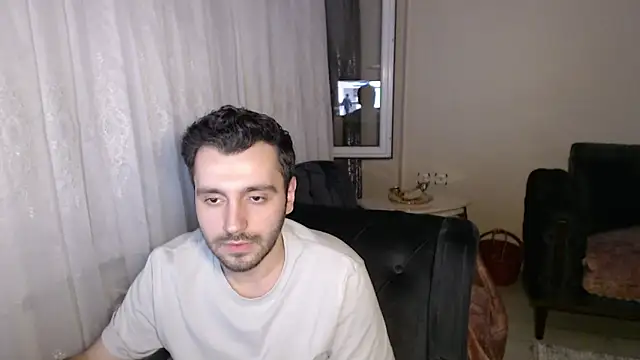 handsomeee04 online show from May 2026 08:47:02 PM